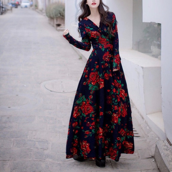 NWOT Fall/ Winter Holidays Maxi Dress, warm and beautiful! - Picture 4 of 8